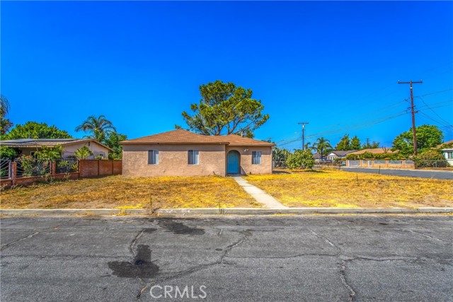 15490 Pine Ave, Fontana, CA 92335