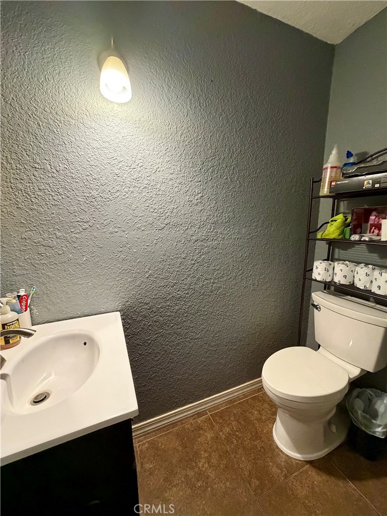 https://media.crmls.org/medias/bf7d6eba-833b-450d-b4ba-850ebc36b7b0.jpg?preset=X-Large