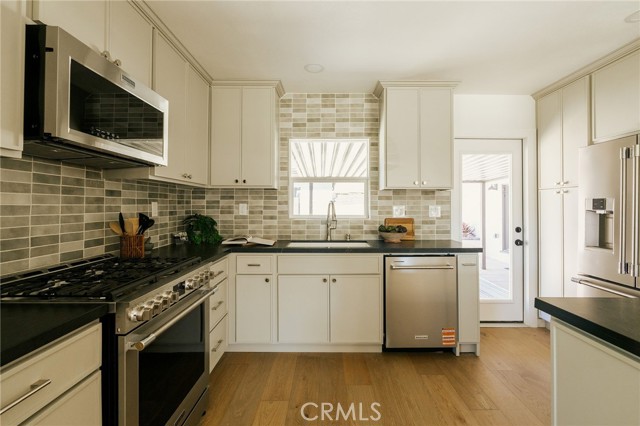 Detail Gallery Image 13 of 53 For 5837 E Gossamer St, Long Beach,  CA 90808 - 3 Beds | 2 Baths