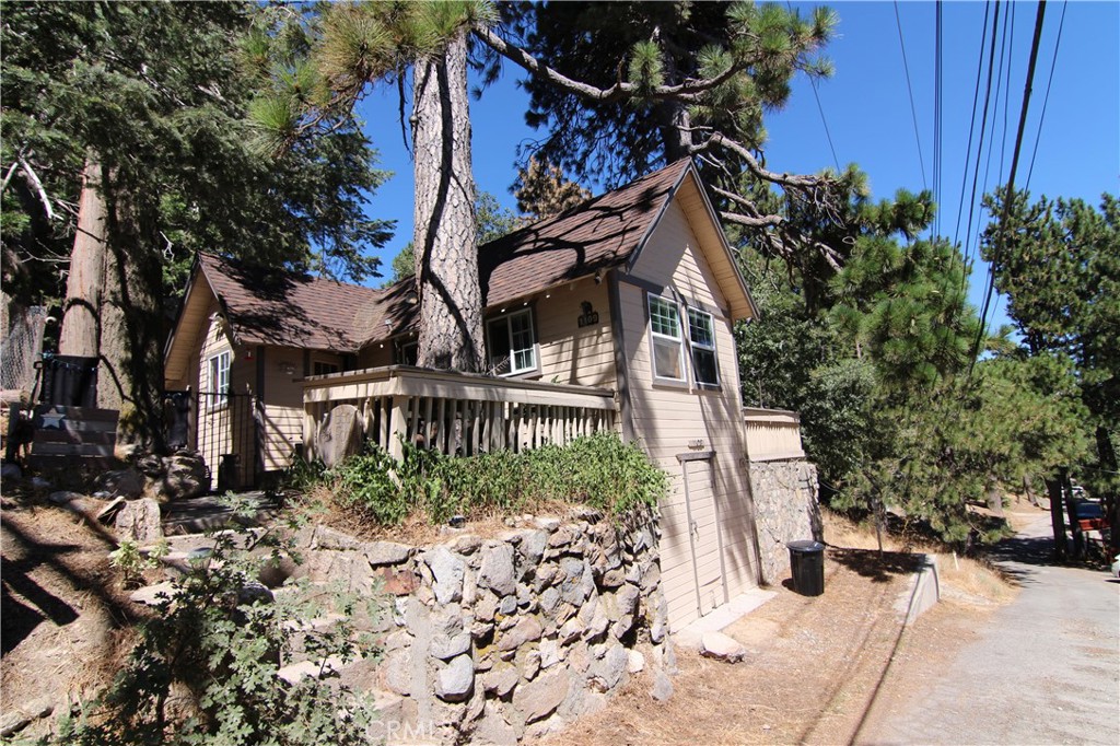 1109 Scenic Way