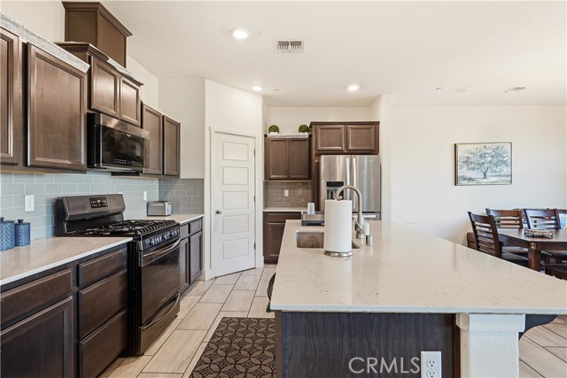 Detail Gallery Image 13 of 43 For 2367 Explorador, Merced,  CA 95340 - 4 Beds | 3 Baths