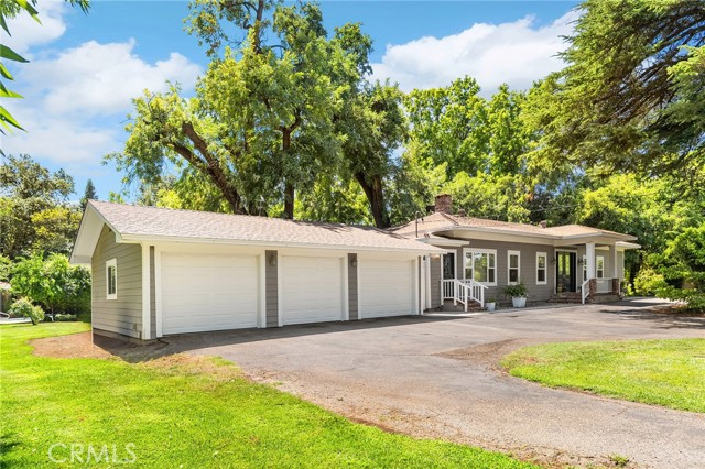 2176 Bidwell Avenue, Chico CA: https://media.crmls.org/medias/bf7eab06-cf07-495b-ba5e-49af98e6ca21.jpg