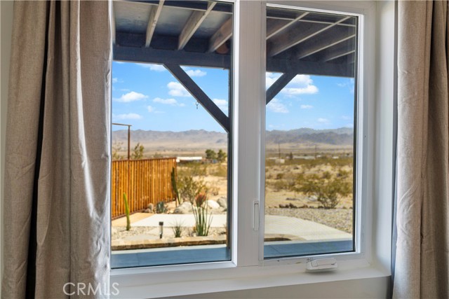 62176 Highland View Drive, Joshua Tree CA: https://media.crmls.org/medias/bf7f7732-72e1-48d4-8f39-381973168eb4.jpg