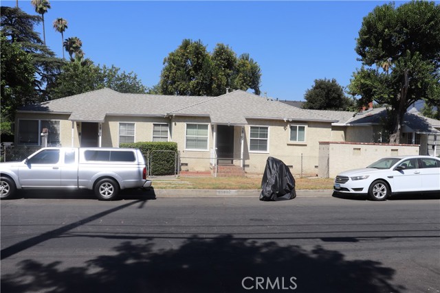 Detail Gallery Image 1 of 18 For 16805 Sherman Way, Lake Balboa,  CA 91406 - – Beds | – Baths