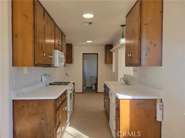 Detail Gallery Image 11 of 48 For 39410 Pioneer, Anza,  CA 92539 - 3 Beds | 2 Baths