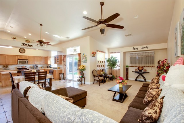 Detail Gallery Image 6 of 32 For 4306 S Fulgham St, Visalia,  CA 93277 - 4 Beds | 2 Baths