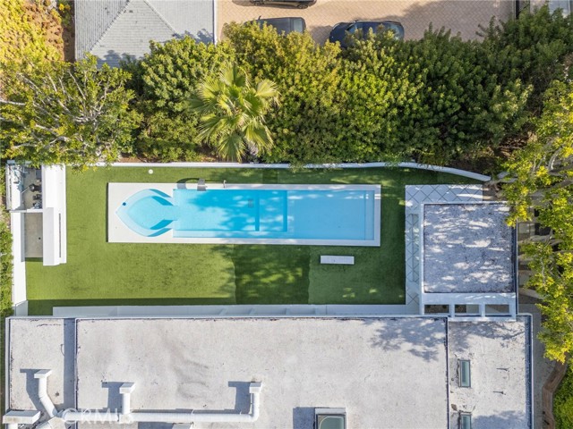 1046 N Hillcrest Road, Beverly Hills CA: https://media.crmls.org/medias/bf81fc51-89e6-4cd5-a2fa-d9508fdf0c3c.jpg