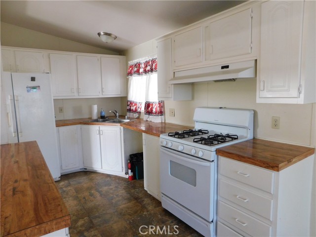 Detail Gallery Image 14 of 56 For 2200 W Wilson #82,  Banning,  CA 92220 - 3 Beds | 2 Baths