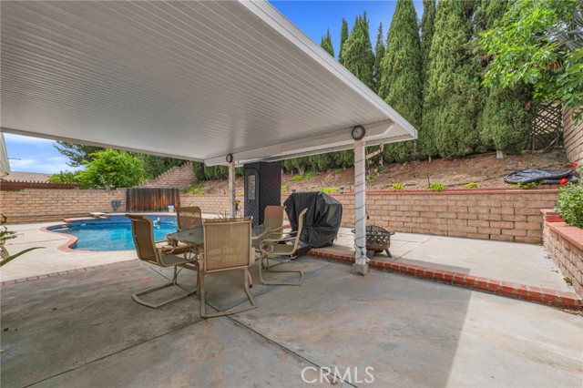 13329 Mission Tierra Way, Granada Hills CA: https://media.crmls.org/medias/bf826759-c0cc-4f0a-a72a-c551517ae89c.jpg