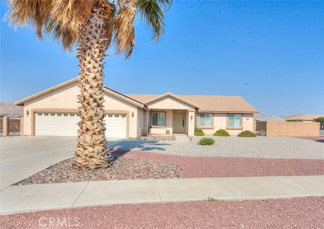 15095 Douglas Street, Apple Valley CA: https://media.crmls.org/medias/bf826a01-b9f7-4720-8d11-56afe08bbc84.jpg