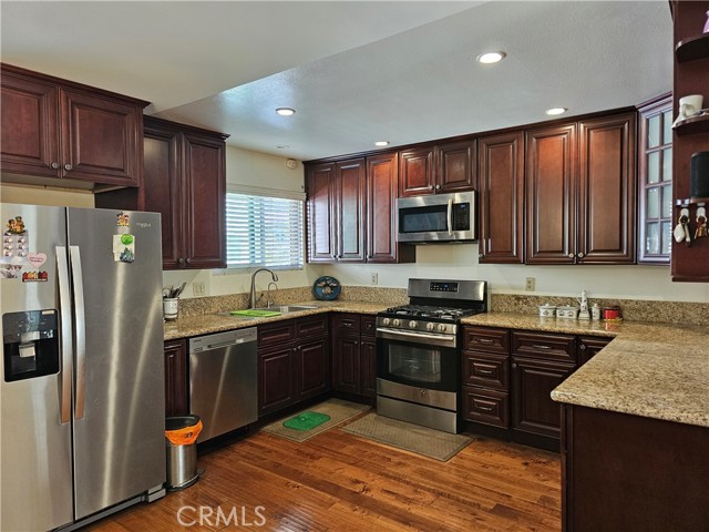 Detail Gallery Image 18 of 69 For 1711 Grismer Ave #52,  Burbank,  CA 91504 - 3 Beds | 3 Baths