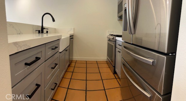 Detail Gallery Image 5 of 33 For 720 Meyer Lane #104,  Redondo Beach,  CA 90278 - 2 Beds | 2 Baths