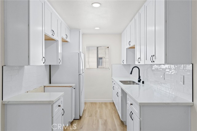 Detail Gallery Image 13 of 27 For 1382 via Santiago, Corona,  CA 92882 - 2 Beds | 1 Baths