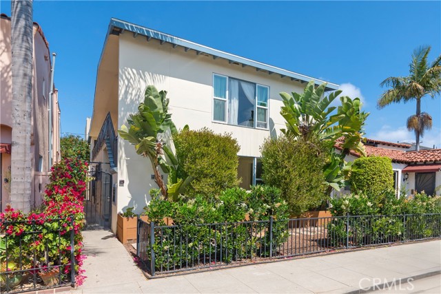 159 Roycroft Avenue, Long Beach CA: https://media.crmls.org/medias/bf848f06-77c1-4264-8747-7a16fbcfc060.jpg
