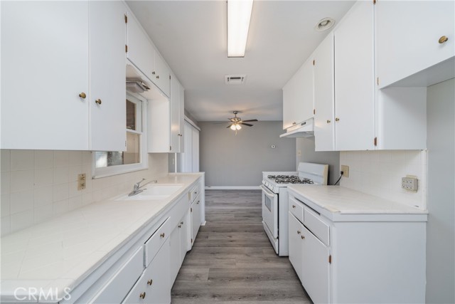 Detail Gallery Image 7 of 18 For 1113 E Acacia Ave, Hemet,  CA 92543 - 2 Beds | 1 Baths