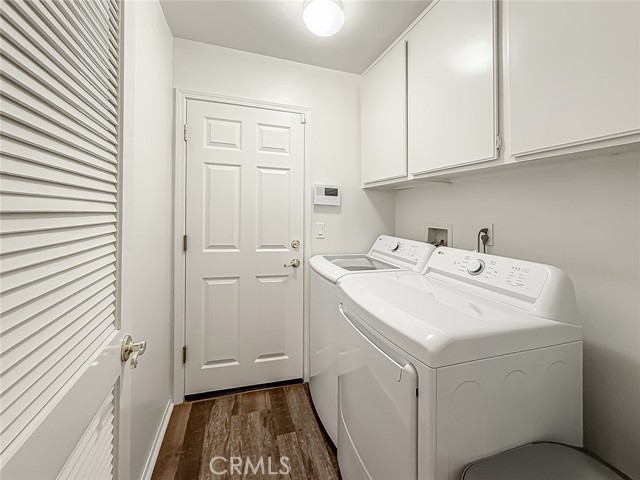 2037 Freesia Avenue, Simi Valley CA: https://media.crmls.org/medias/bf85d5ca-dc13-487c-8dd4-12e184a67e4c.jpg