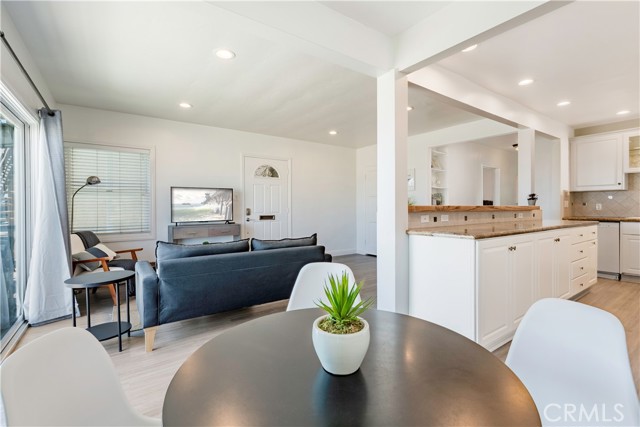 1003 Seal Way, Seal Beach CA: https://media.crmls.org/medias/bf882145-ea97-4821-b8e3-c344661deb47.jpg