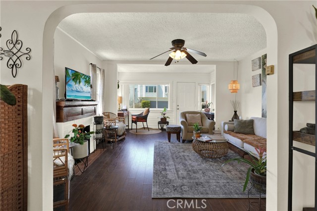 834 15th Street, Hermosa Beach CA: https://media.crmls.org/medias/bf88dffd-c530-4346-b513-aff355c6df0e.jpg