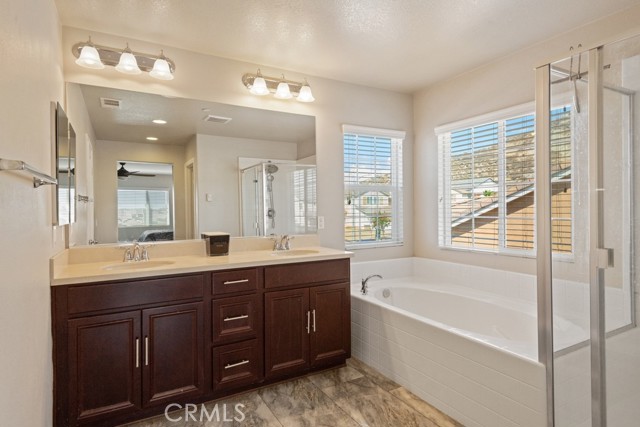 30151 Crestview Court, Menifee CA: https://media.crmls.org/medias/bf895770-f0db-497f-bbcb-dc703523a789.jpg