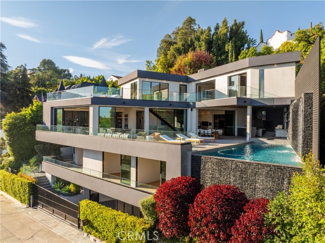 1947 Glencoe Way, Los Angeles CA: https://media.crmls.org/medias/bf89b8b0-fb24-4b52-a80e-5d3634668c26.jpg
