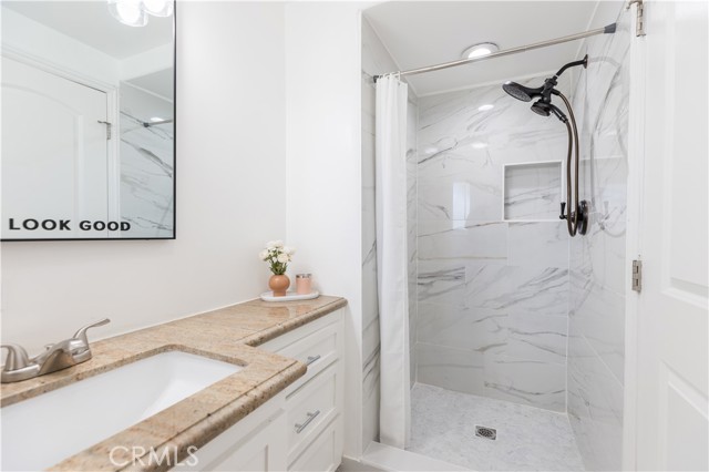 Detail Gallery Image 25 of 51 For 23414 Clarendon St, Woodland Hills,  CA 91367 - 5 Beds | 4 Baths