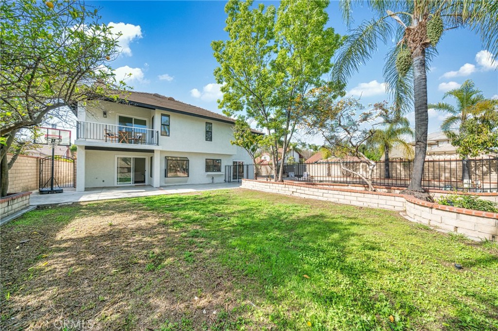 890 San Nicholas Drive
