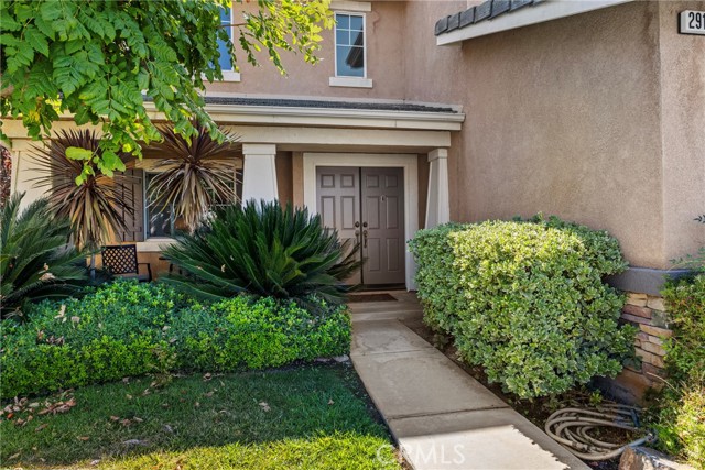 Detail Gallery Image 3 of 43 For 29165 Goldenstar Way, Murrieta,  CA 92563 - 5 Beds | 3 Baths