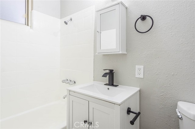 35277 Walnut Street, Barstow CA: https://media.crmls.org/medias/bf8a2595-91c7-468d-ac61-4c10758083ff.jpg