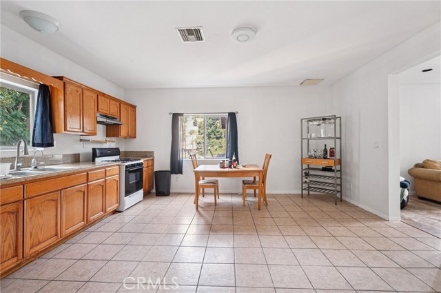Detail Gallery Image 7 of 30 For 3728 Borel St, Los Angeles,  CA 90031 - 3 Beds | 2 Baths