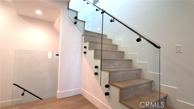 4036 Rosemont Avenue, Montrose CA: https://media.crmls.org/medias/bf8a4348-54e6-42e4-b8ff-45f73037a17e.jpg
