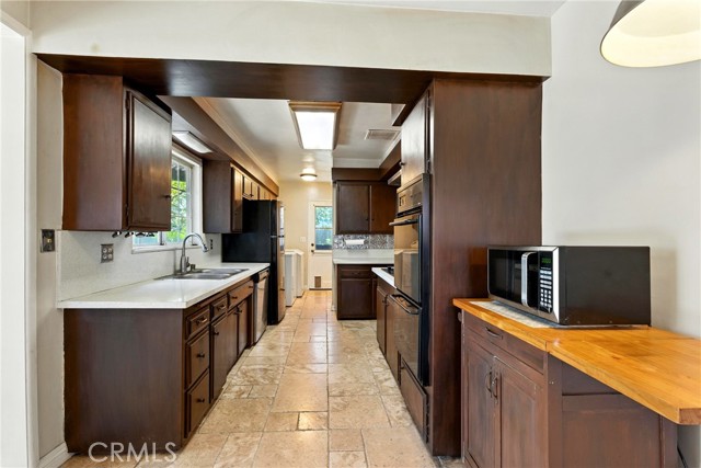 804 Naples Street, Monrovia CA: https://media.crmls.org/medias/bf8a9b3e-3b1b-4964-8e45-7832cb5337f9.jpg