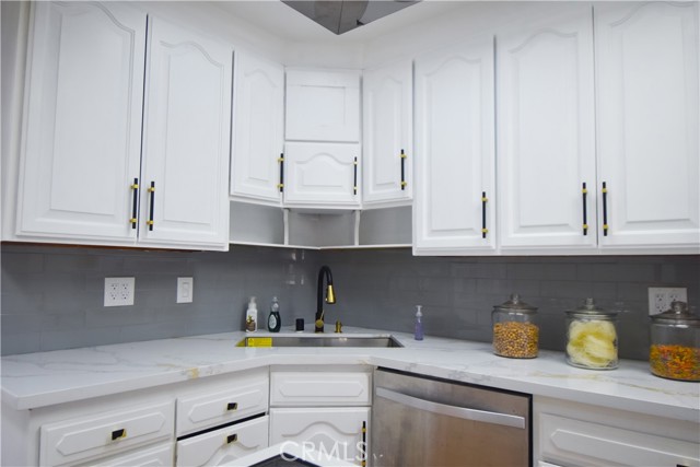 11432 REVA DR, Garden Grove CA: https://media.crmls.org/medias/bf8aac5e-6369-486a-8e7f-5538339f9c30.jpg