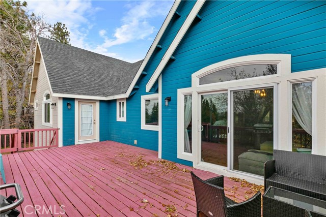 1253 Golden Rule, Lake Arrowhead CA: https://media.crmls.org/medias/bf8b24a7-3b1f-4c4d-b4a4-14c6fe2d14db.jpg