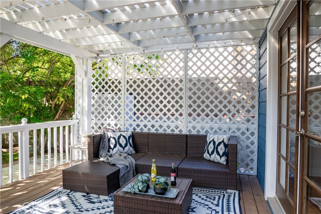 427 Stanford Road, Burbank CA: https://media.crmls.org/medias/bf8b94ee-cd6c-4fa0-806d-6050dafb7b4a.jpg