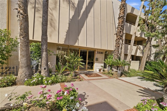 Detail Gallery Image 44 of 50 For 5330 Lindley Ave #305,  Encino,  CA 91316 - 2 Beds | 2 Baths