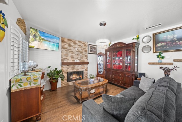 938 Amherst Street, Corona CA: https://media.crmls.org/medias/bf8d8f8b-a6a8-472b-b94d-e7e8e38263ee.jpg