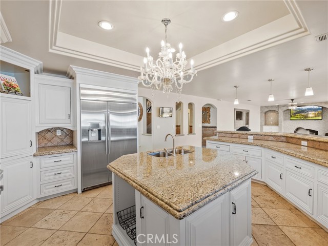 18160 Harbor Drive, Victorville CA: https://media.crmls.org/medias/bf8dc145-af0d-404d-b017-0908fd6e80cc.jpg