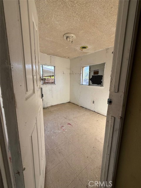 Detail Gallery Image 15 of 29 For 1311 W 1st St, Merced,  CA 95341 - 4 Beds | 2 Baths
