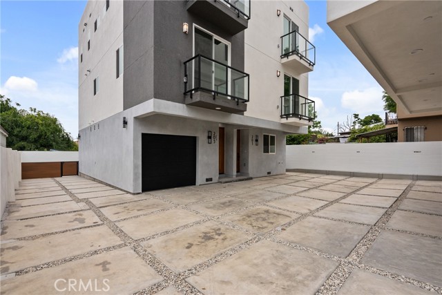 201 S Westlake Ave Unit #203, Los Angeles CA: https://media.crmls.org/medias/bf8f373f-302c-4a18-832a-2c0c0b6ef2ba.jpg