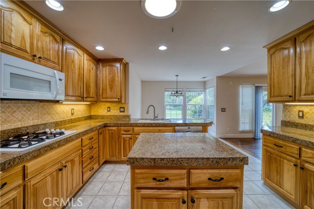 Detail Gallery Image 10 of 44 For 635 Shelter Ridge Pl, Nipomo,  CA 93444 - 4 Beds | 3/1 Baths