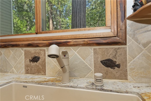 Detail Gallery Image 15 of 50 For 27380 Oakwood Dr, Lake Arrowhead,  CA 92352 - 3 Beds | 3 Baths