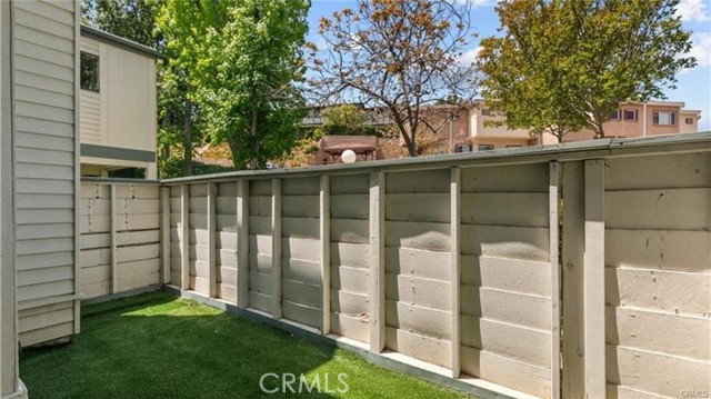 10500 Sunland Boulevard, Sunland CA: https://media.crmls.org/medias/bf916fce-8ccd-42f8-84a8-0d827b18d1b0.jpg