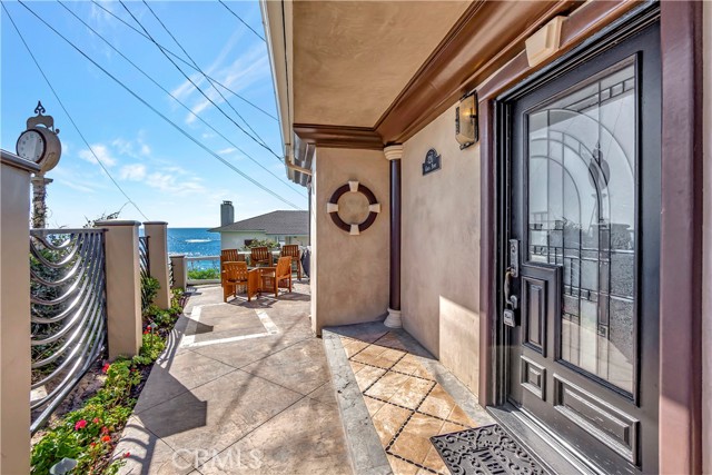 150 Cress Street, Laguna Beach CA: https://media.crmls.org/medias/bf921f95-134a-4525-ae55-b6406bd181e1.jpg