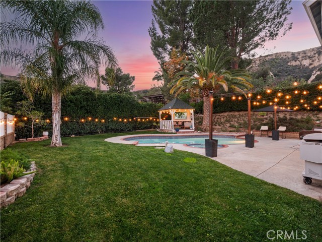 Detail Gallery Image 2 of 27 For 28316 Royal Dr, Castaic,  CA 91384 - 3 Beds | 2/1 Baths