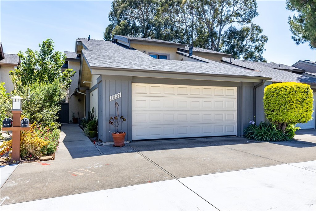 1237 Vista Del Lago