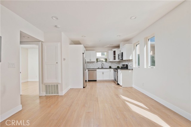 Detail Gallery Image 4 of 20 For 635 N Harvard Bld #635.75,  Los Angeles,  CA 90004 - 2 Beds | 1 Baths