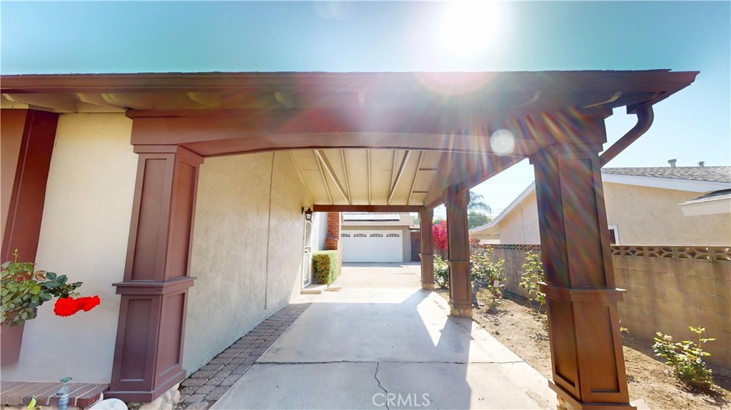 https://media.crmls.org/medias/bf94187a-65b5-4d2f-92de-08706e2c7716.jpg?preset=X-Large