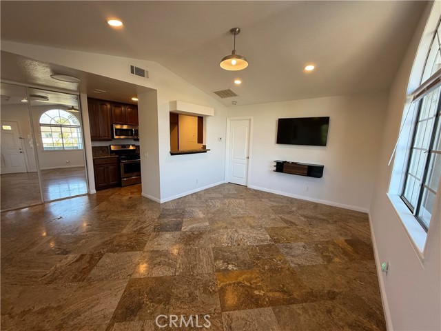 Detail Gallery Image 3 of 27 For 31 via Cresta, Rancho Santa Margarita,  CA 92688 - 1 Beds | 1 Baths