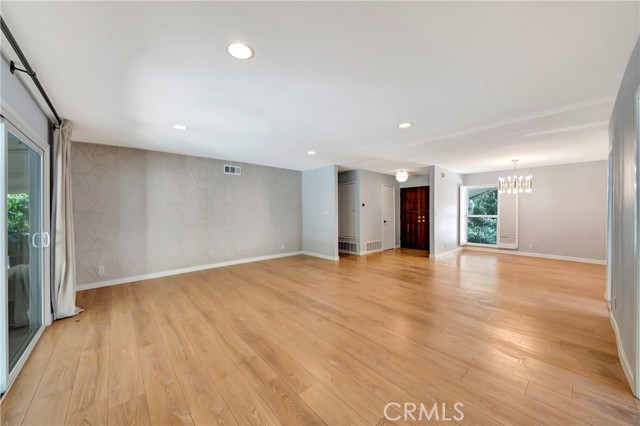 3811 Algonaut Drive, Calabasas CA: https://media.crmls.org/medias/bf955640-7fa9-46ce-9db1-4b7fe9be88bf.jpg