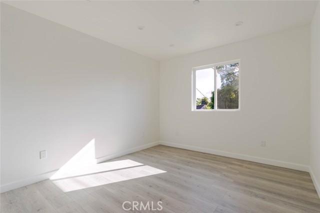 Detail Gallery Image 18 of 28 For 17426 Roscoe Bld, Northridge,  CA 91325 - 3 Beds | 2/1 Baths